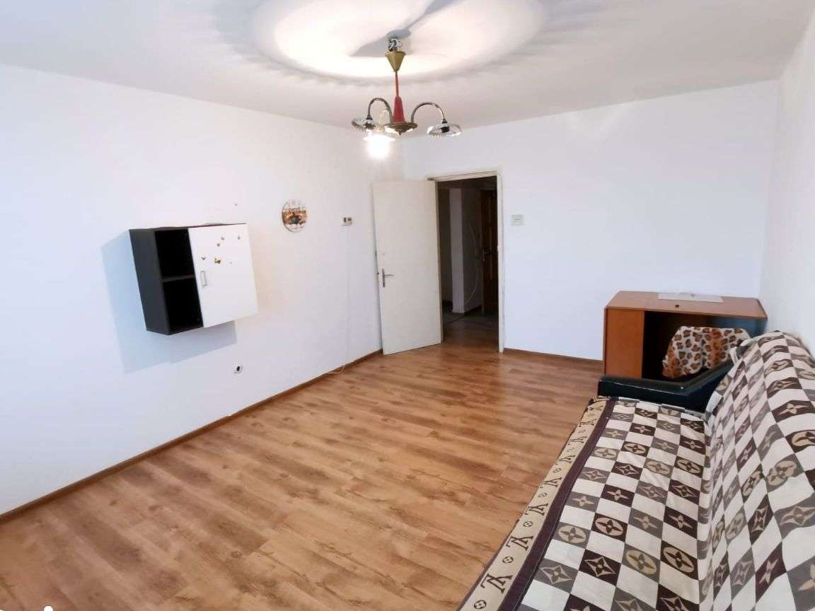 Tic-Tac- Hanovra, 2 camere decomandat, 51mp utili, bucatarie mare