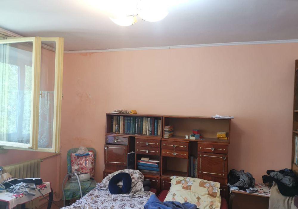 Titan 1 Decembrie Ozana 4 camere etaj 4/4 construit 1969 reabilitat 2015