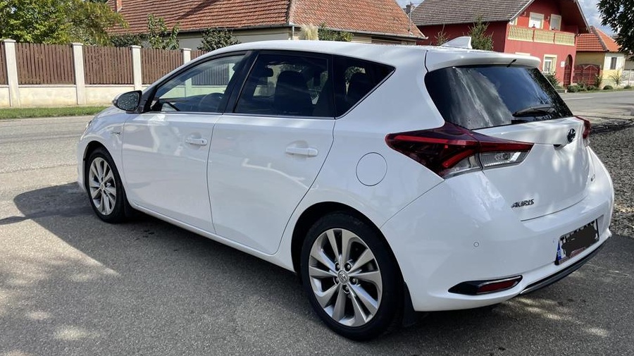 TOYOTA AURIS 1,8CVT HSD/SOL PLUS, an 2018
