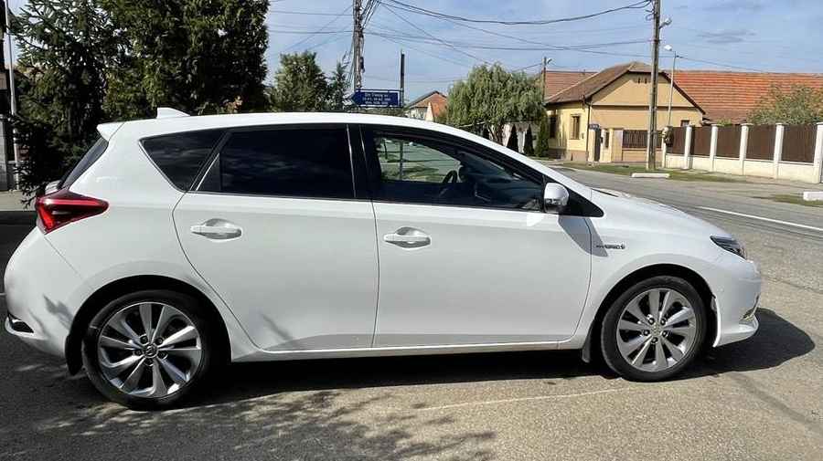 TOYOTA AURIS 1,8CVT HSD/SOL PLUS, an 2018
