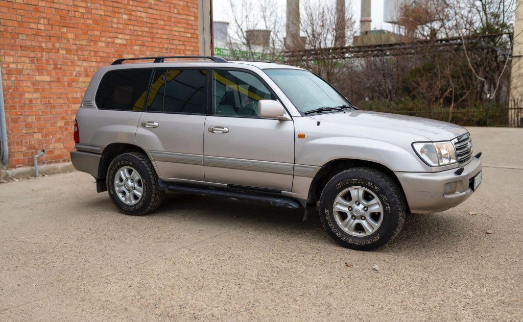 Toyota Land Cruiser 100 -Autoutilitara model Facelift