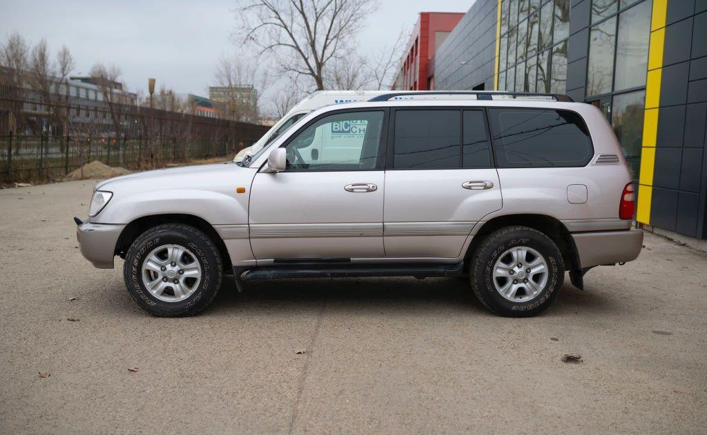 Toyota Land Cruiser 100 -Autoutilitara model Facelift