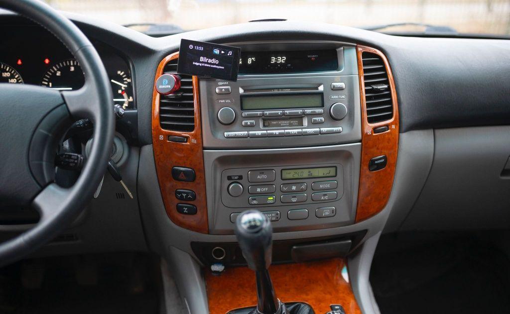 Toyota Land Cruiser 100 -Autoutilitara model Facelift