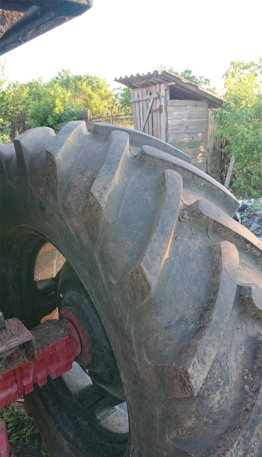 Tractor INTERNATIONAL 884