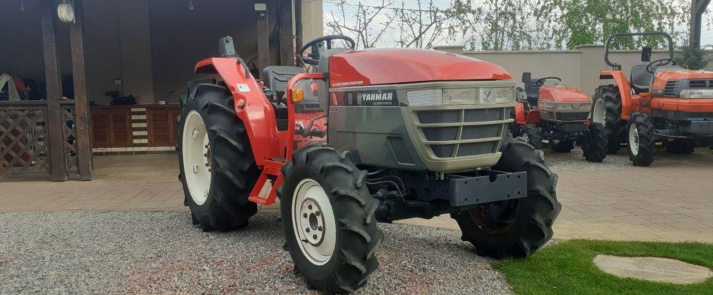 Tractor japonez kubota yanmar 30cp4x4