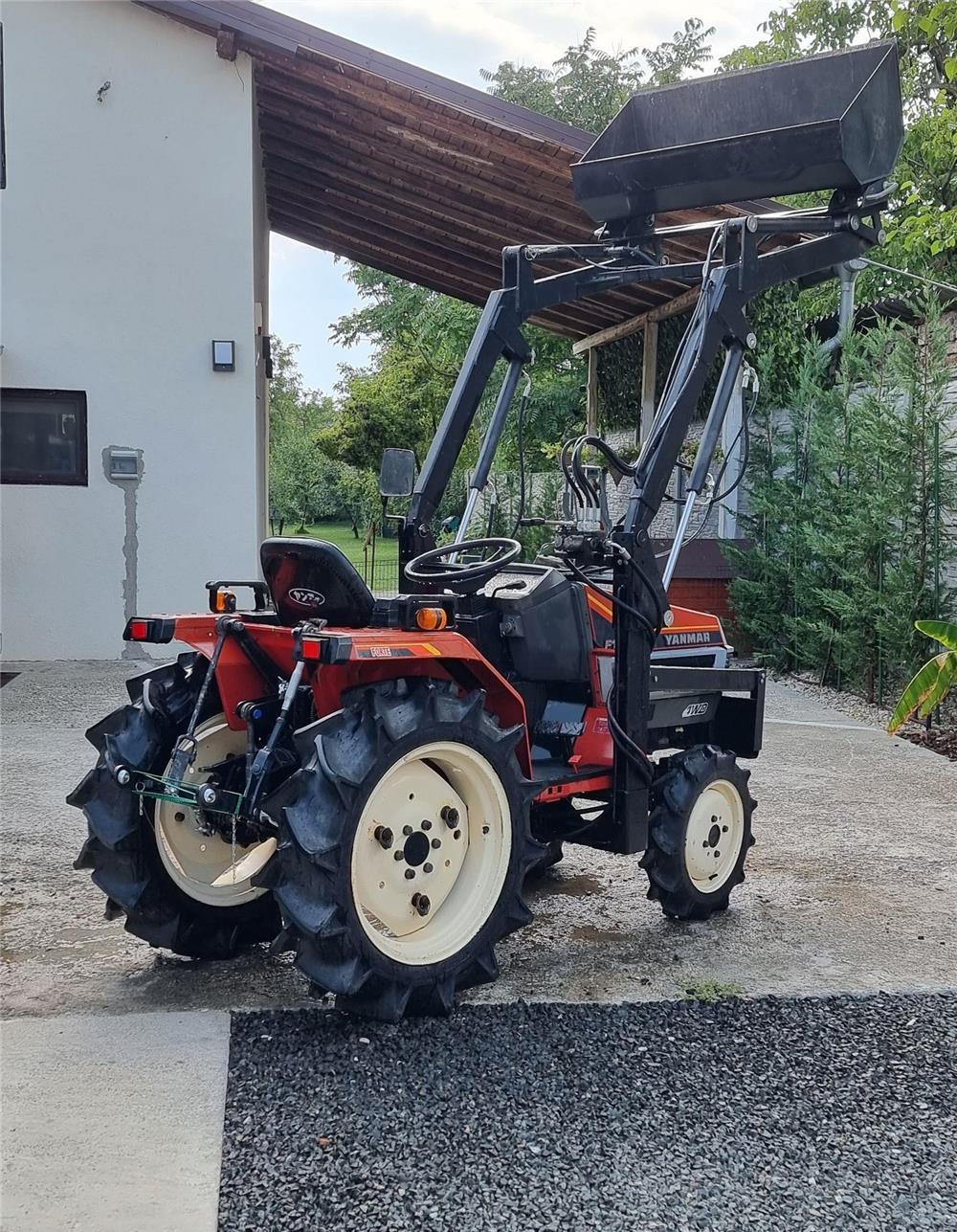Tractor Yanmar F165 4x4 16CP / Incarcator Frontal / Freza 130cm