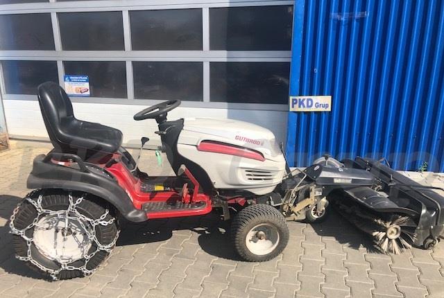 Tractoraș cu lamă de zăpadă si perie GUTBROD