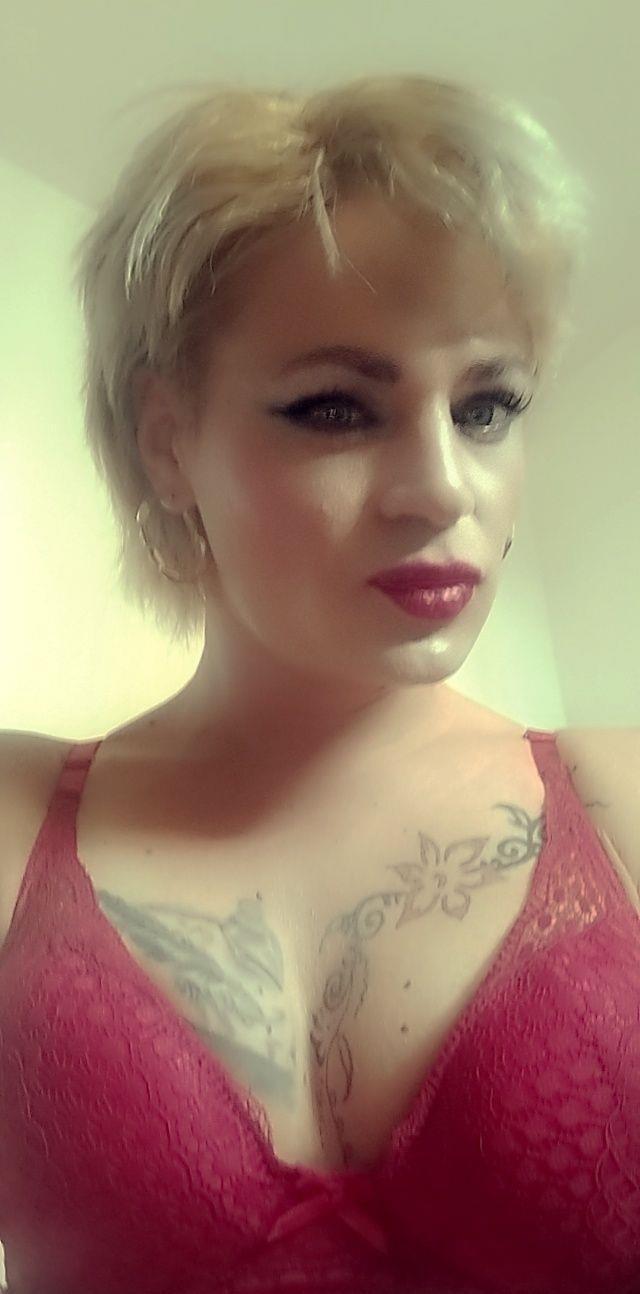 TRANSEXUALA BLONDA  stilata educata si rafinata