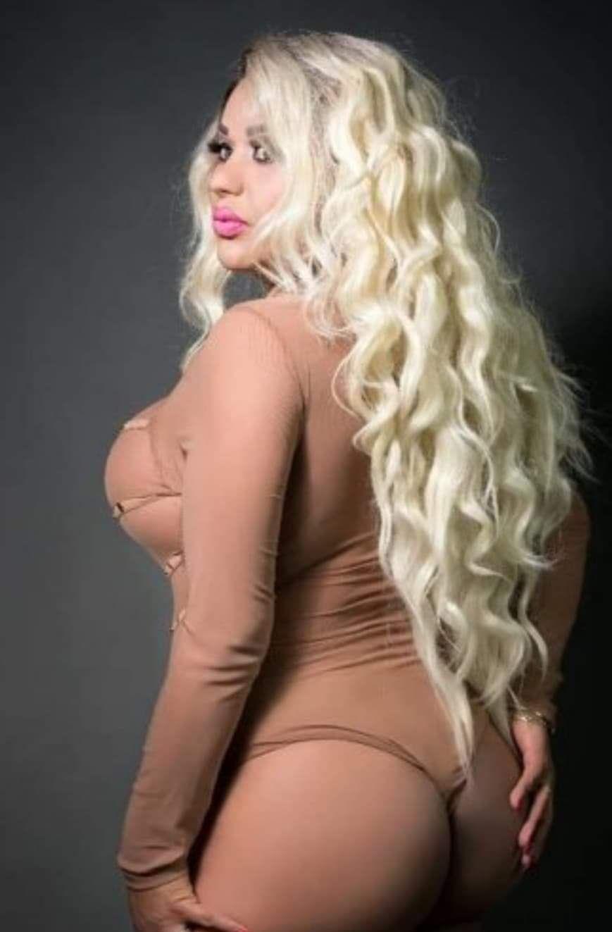 Transexuala siliconata   100 reala