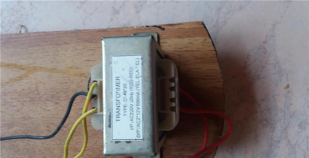 Transformator de la 220 V la 12-24 V