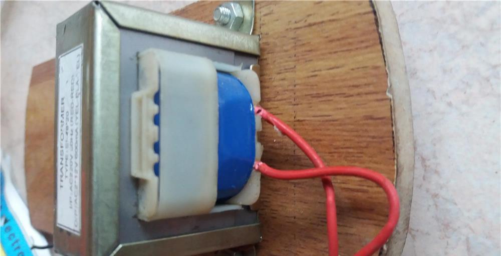 Transformator de la 220 V la 12-24 V
