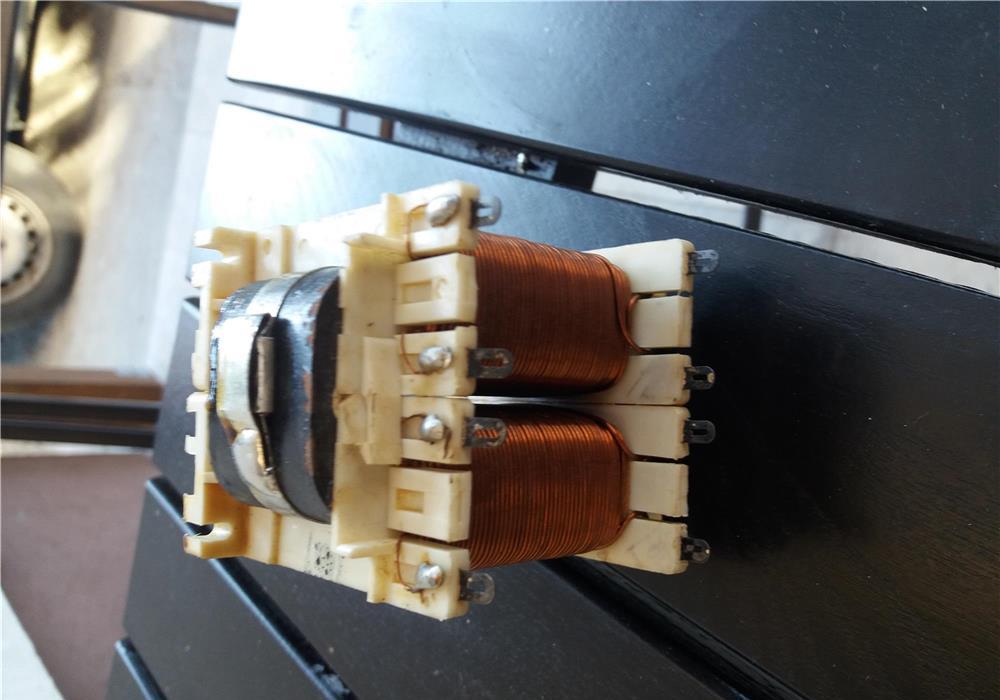 Transformator de la 220 V la 2 x 6 V SAU 12V
