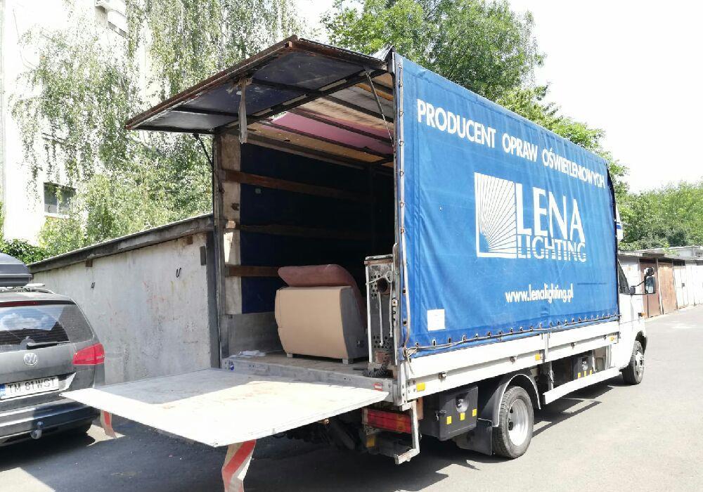 transport marfa, masina dotata cu lift
