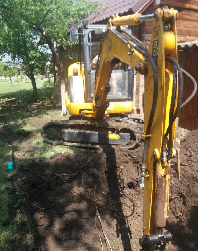 transport marfa, masina dotata cu lift