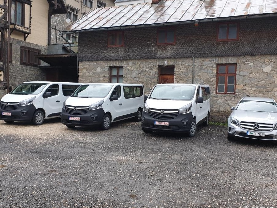 TRANSPORT PERSOANE INCHIRIERI AUTO 8+1 CU SAU FARA SOFER IN SISTEM RENT-A-CAR