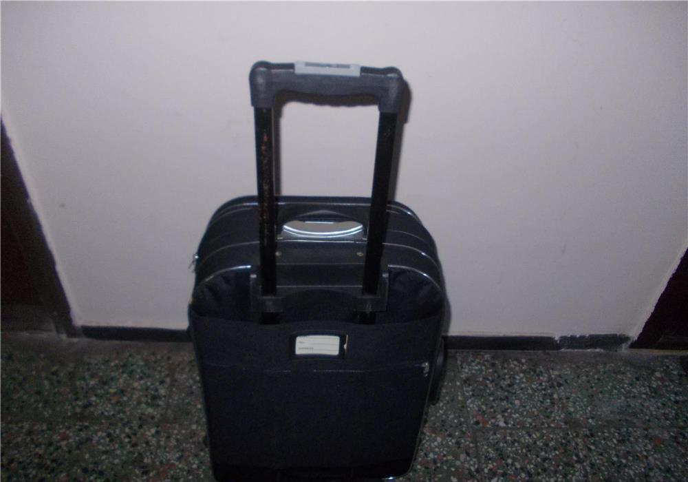 Troler extensibil 70/45 stare excelenta,8 roti bune,fermoare functionale,VALIZA GEAMANTAN