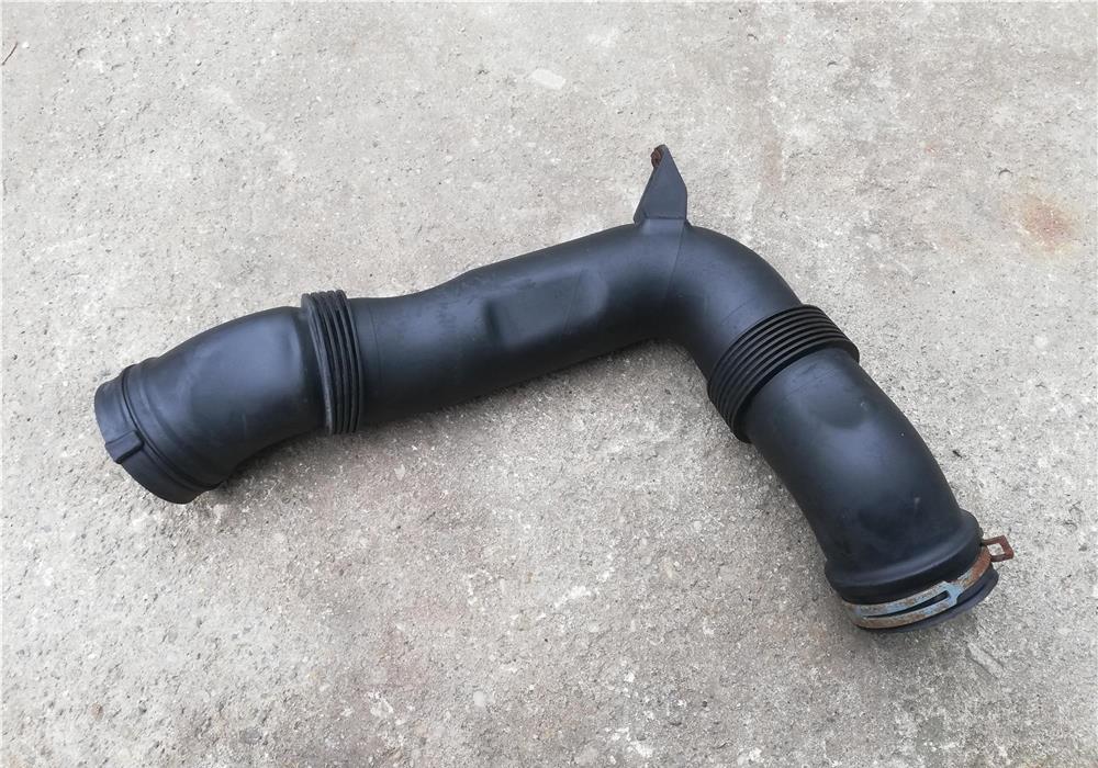 Tubulatura aer vw golf 5 1.6 benzina