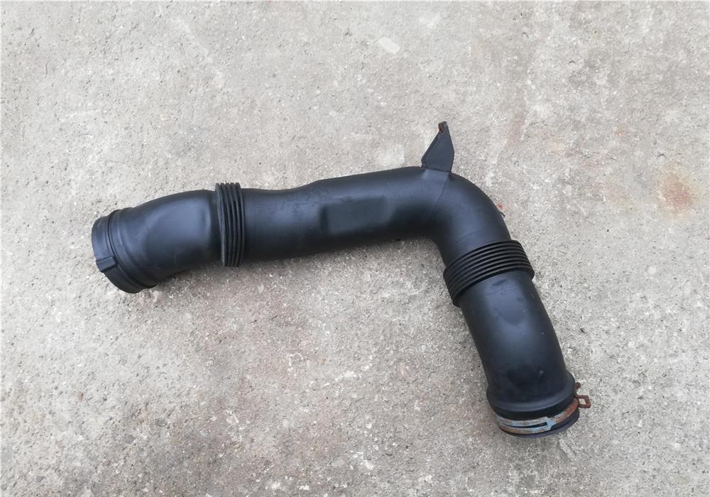 Tubulatura aer vw golf 5 1.6 benzina