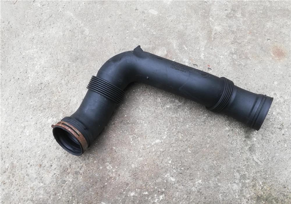 Tubulatura aer vw golf 5 1.6 benzina