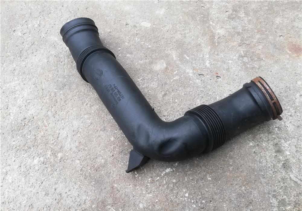 Tubulatura aer vw golf 5 1.6 benzina