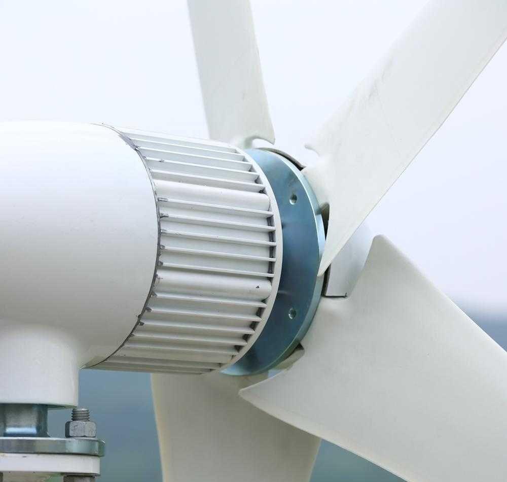 Turbina eoliana orizontala 2000 W cu controler 30A