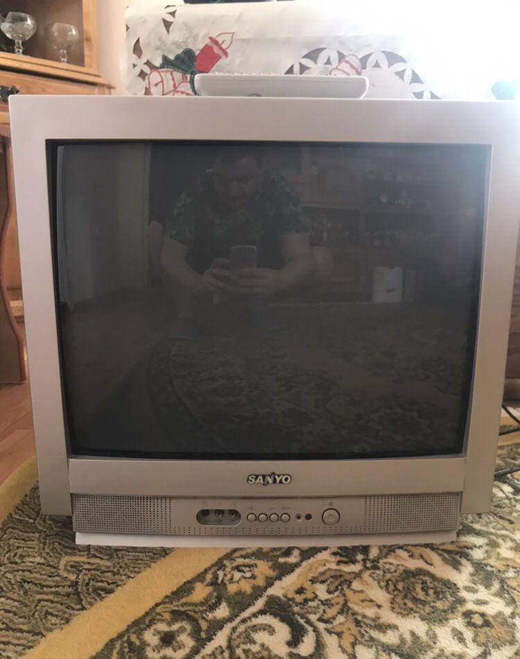 TV color Sanyo 64 cm