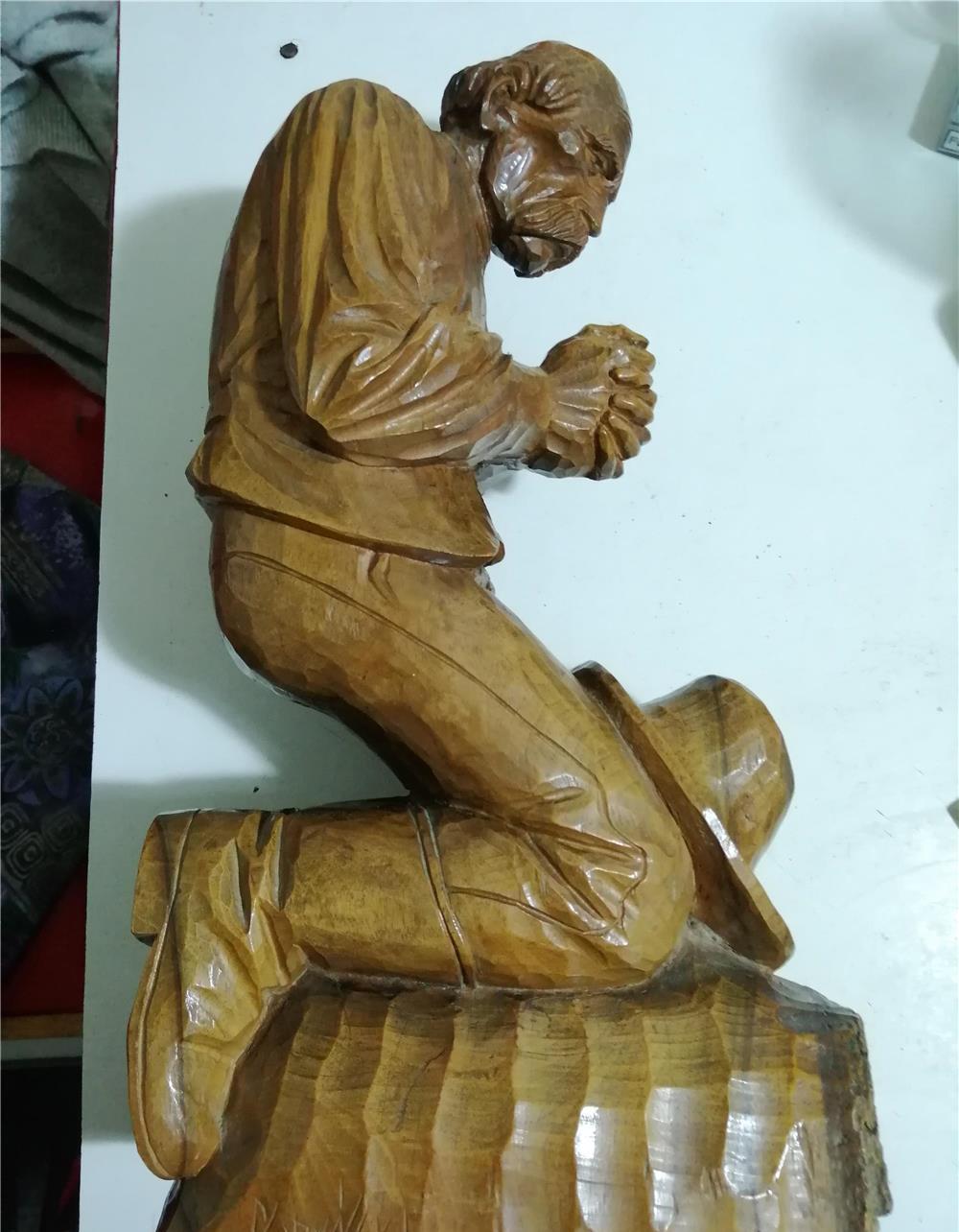 unicat statueta din lemn, sculptat de sculptorul vestit din Reghin, Csorvassy Istvan