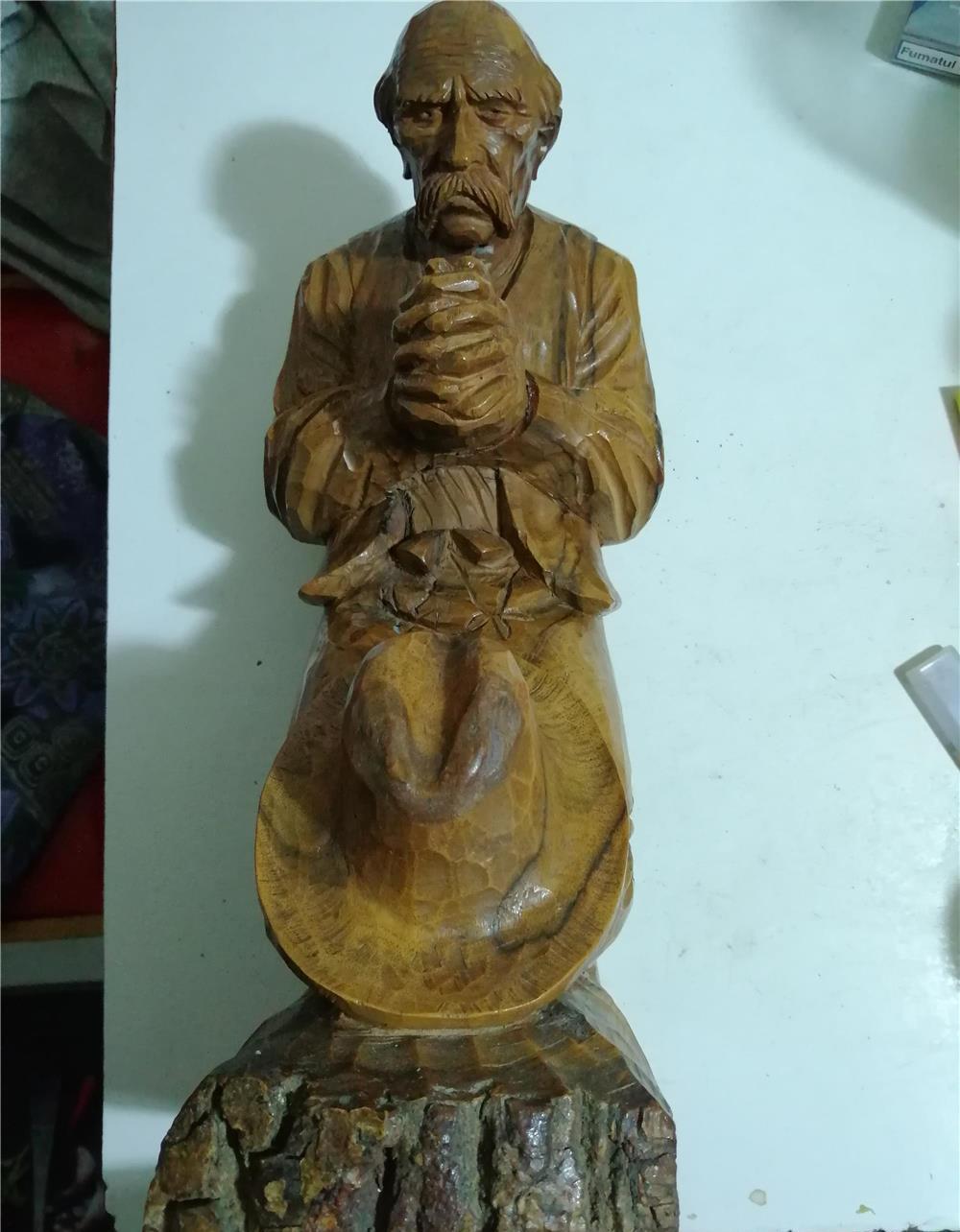 unicat statueta din lemn, sculptat de sculptorul vestit din Reghin, Csorvassy Istvan
