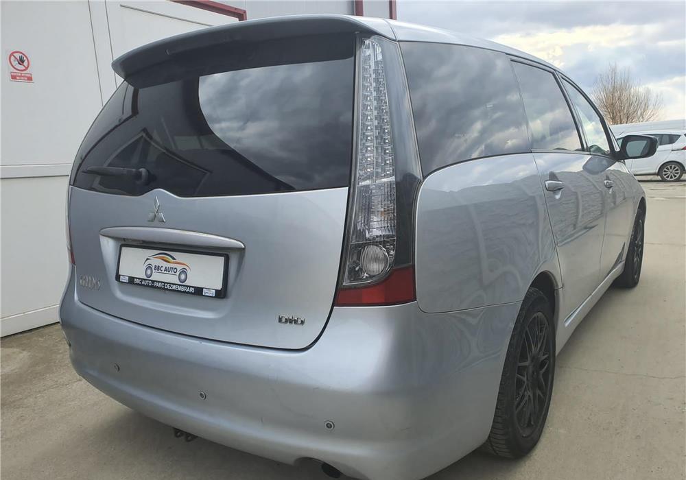 Usa dreapta spate MITSUBISHI GRANDIS an 2006