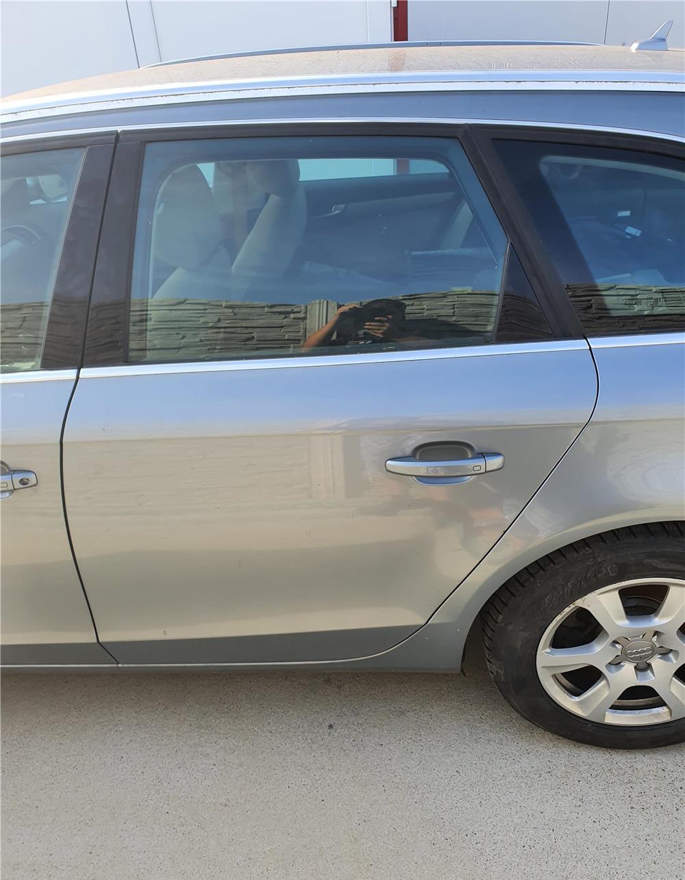 Usa stanga spate AUDI A4 B8 combi 2011