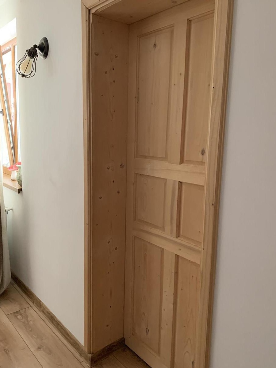 Usi lemn brad 40  bucata in Resita