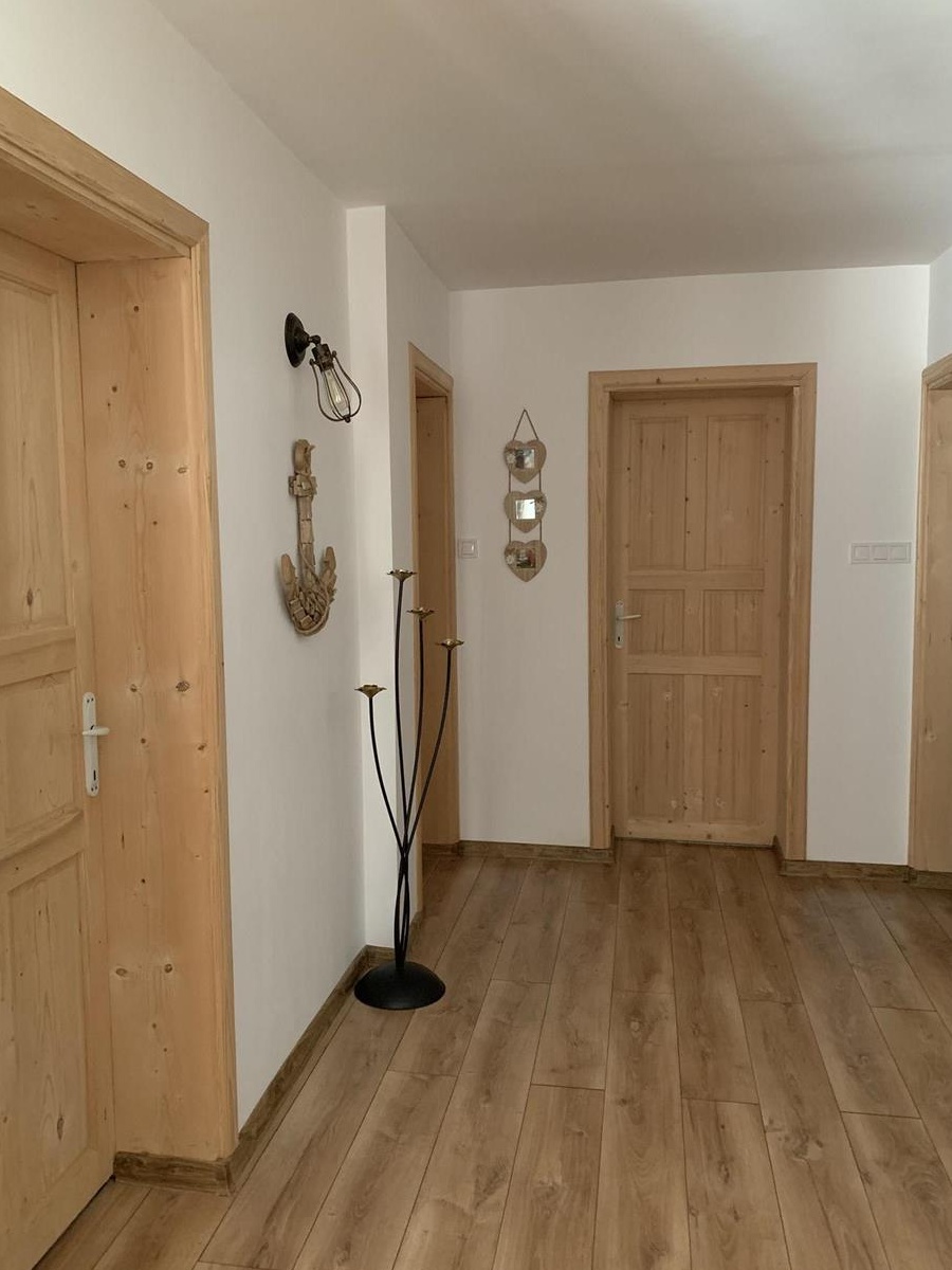 Usi lemn brad 40  bucata in Resita