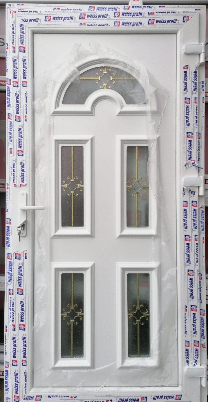 Uși Pvc cu panel ornament