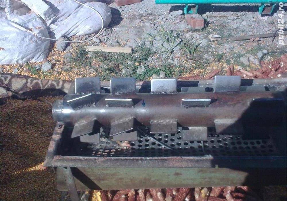 utilaj de batut (curatat) porumb