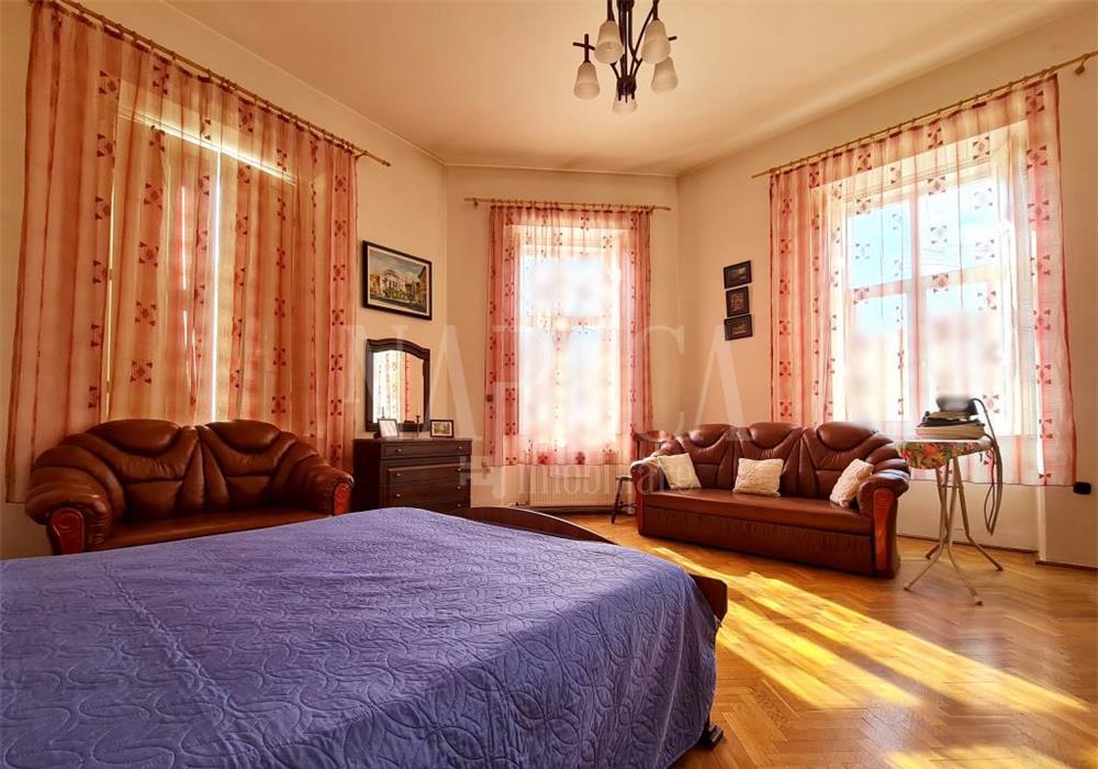 VA2 115895 Apartament cu panorama spre Piata Unirii si malul Crisului Repede, localizat in inima ora