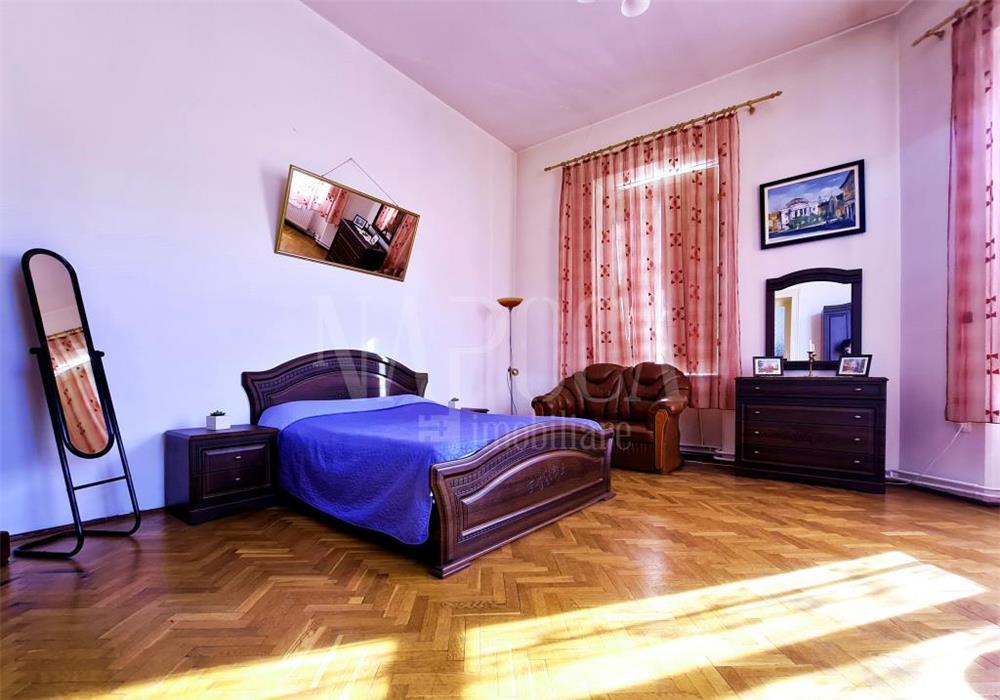 VA2 115895 Apartament cu panorama spre Piata Unirii si malul Crisului Repede, localizat in inima ora