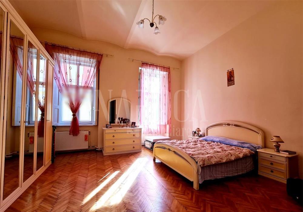 VA2 115895 Apartament cu panorama spre Piata Unirii si malul Crisului Repede, localizat in inima ora