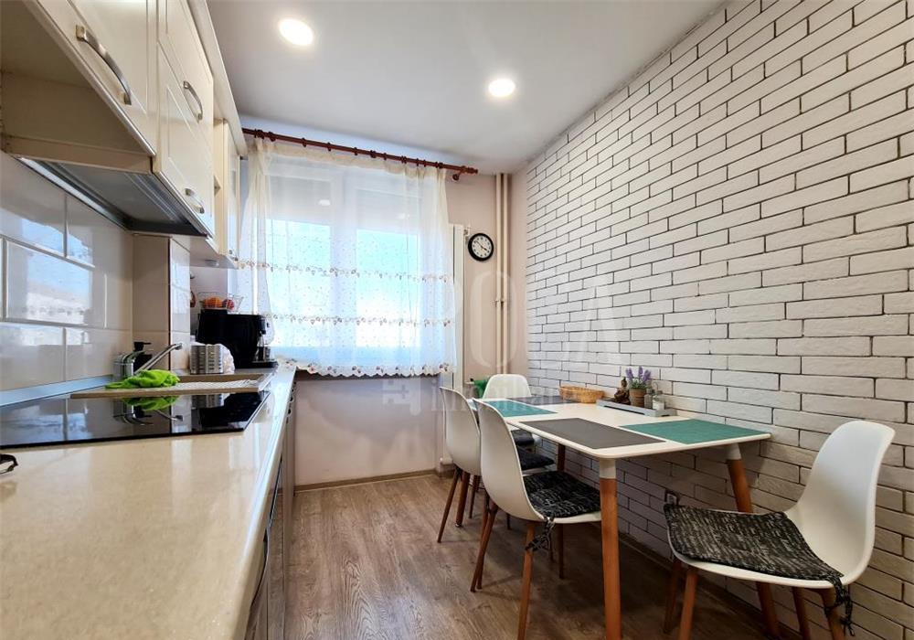 VA3 117624 Apartament cu 3 camere, intr-o zona foarte linistita din Oradea!