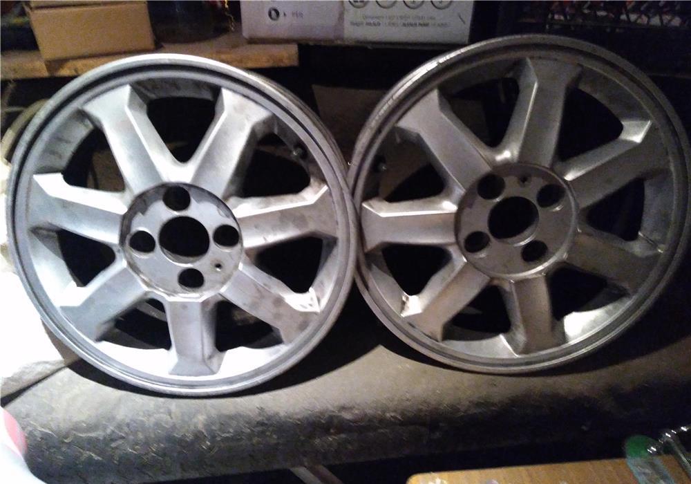 Vand 2 genti din aluminiu