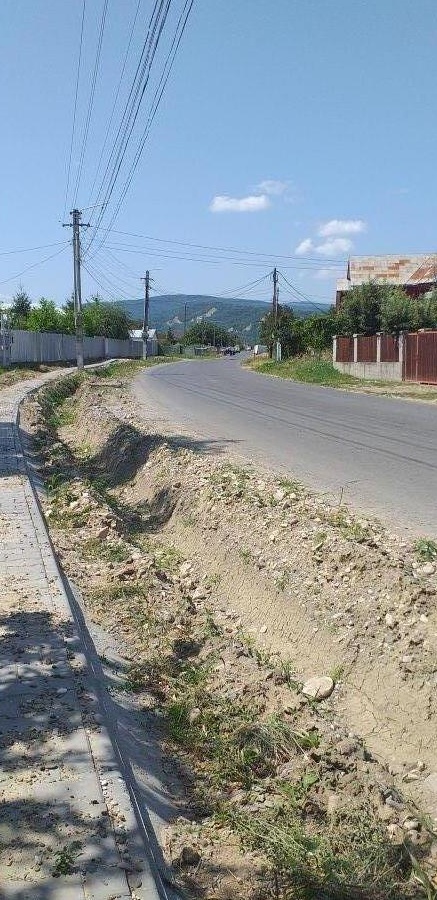Vând 2087 mp teren intravilan + 502 mp extravilan
