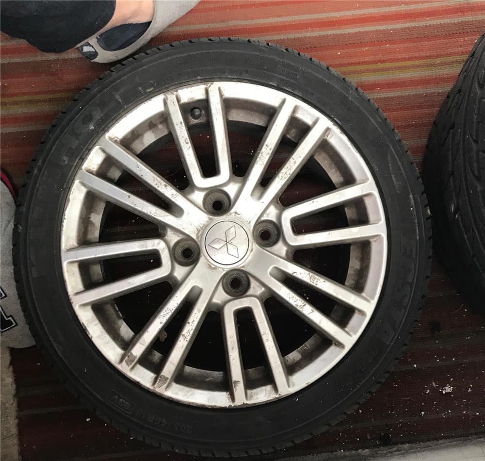 Vând 4 anvelope de iarnă,montate pe jante aliaj