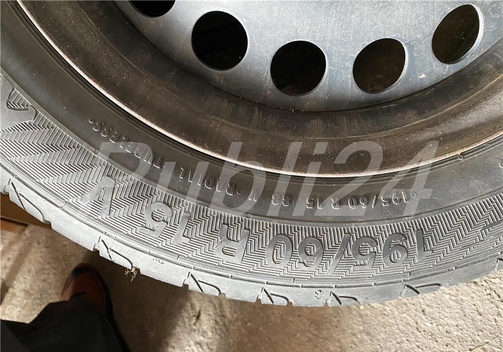 Vand 4 jante cu anvelope de vara Opel