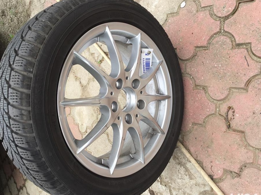 vand 4 jenti aluminiu Mercedes cu patru cauciucuri
