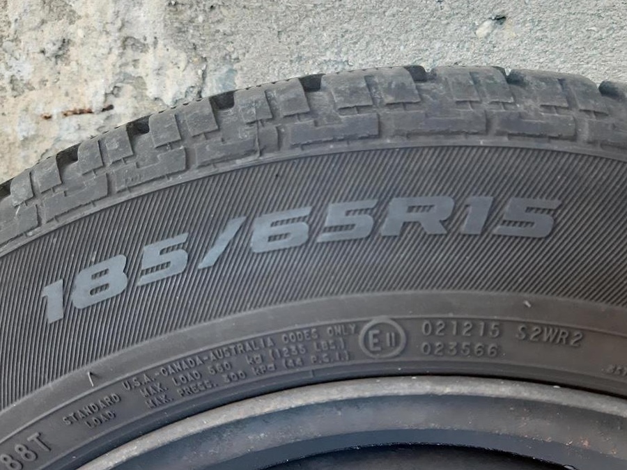 Vand 4 roti cu anvelope STARFIRE 185\65\R15 stare ff buna ,au fost folosite o iarna cu
