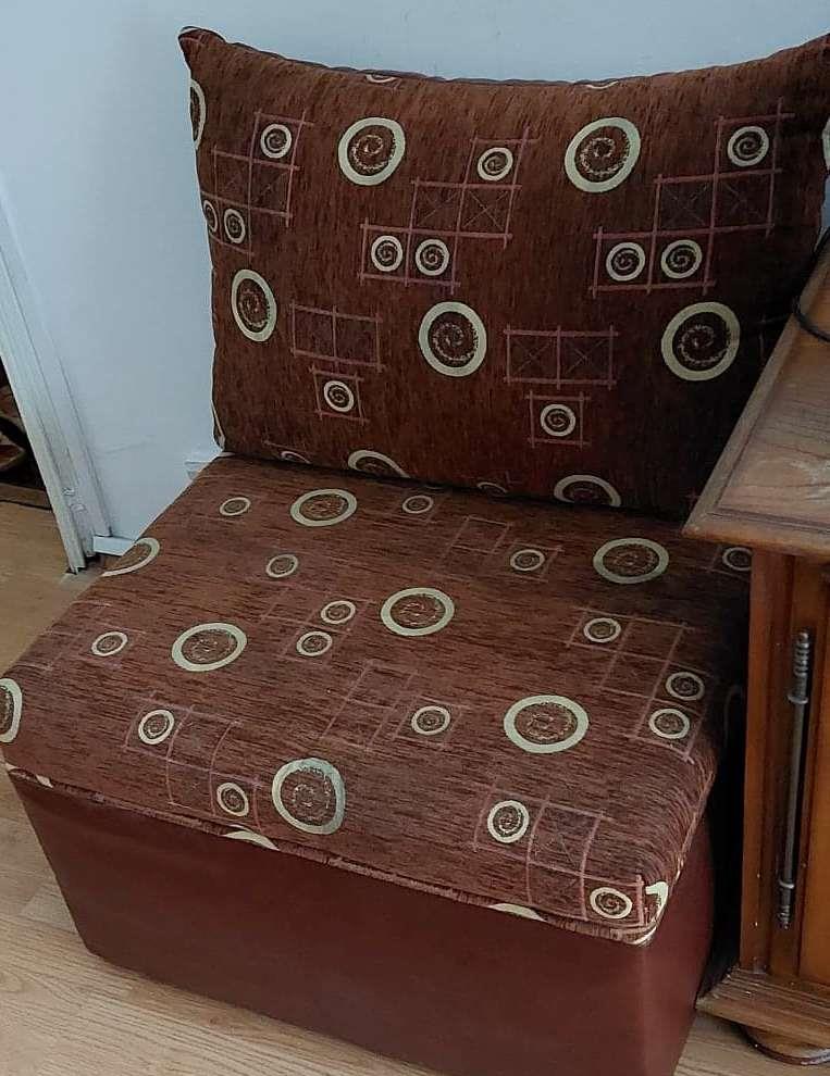 Vand 5 piese mobilier la un pret total de 1250lei