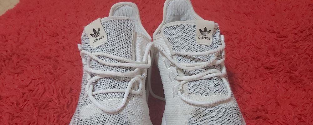Vând adidași bărbați mar.43 marca ADIDAS originalimar 43,din pânză de coton
