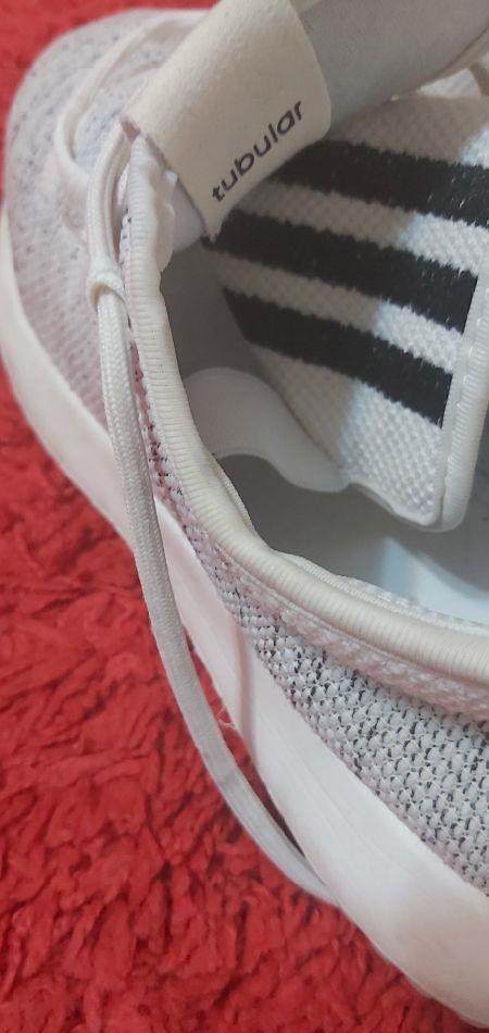 Vând adidași bărbați mar.43 marca ADIDAS originalimar 43,din pânză de coton