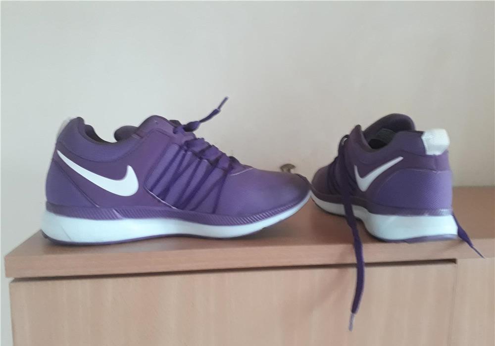 Vand adidasi culoare violet, marime 37, impecabili