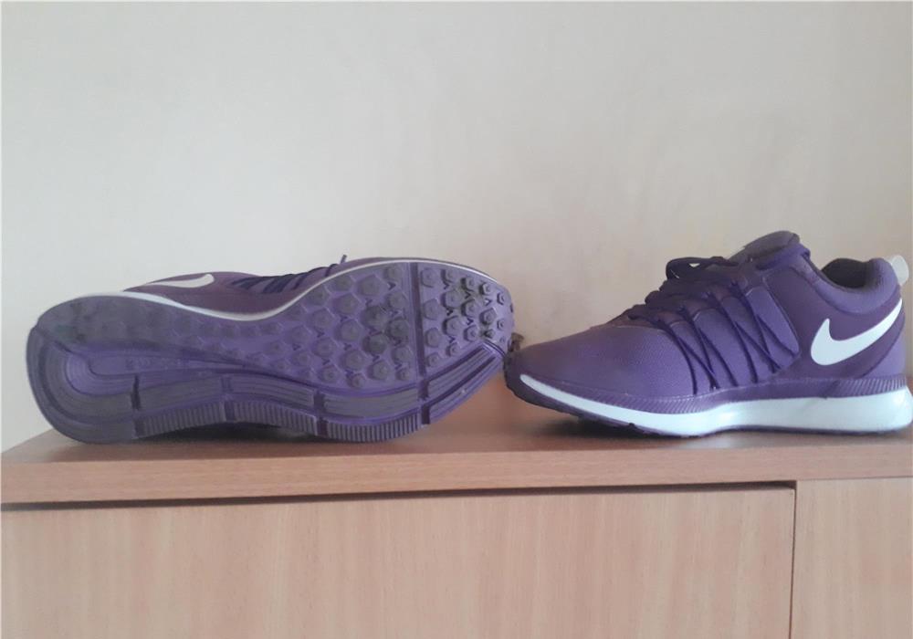Vand adidasi culoare violet, marime 37, impecabili