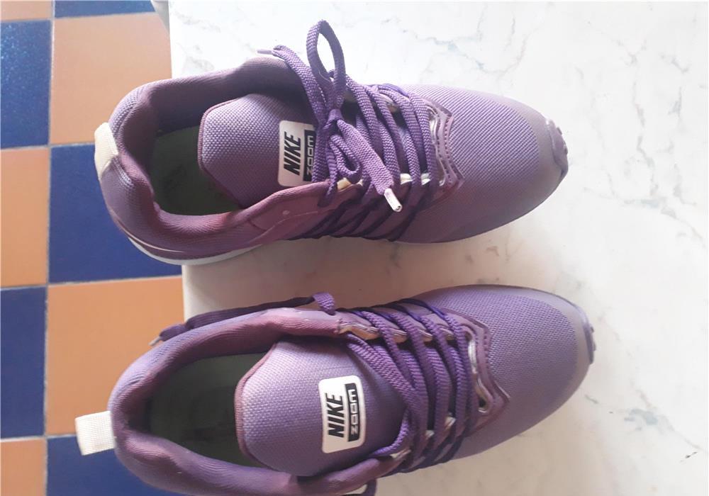 Vand adidasi culoare violet, marime 37, impecabili